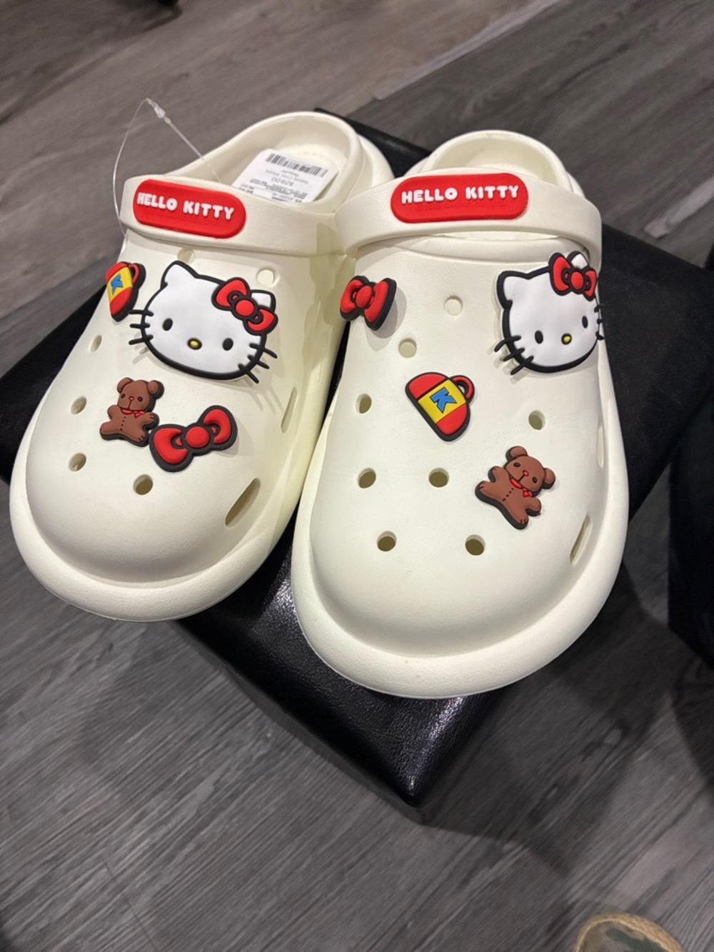 Hello Kitty Cream Kids' Clog Sandals with Red Accents and Character Charms
